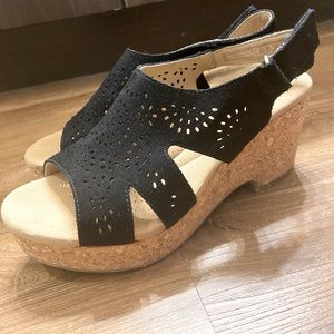Clarks Wedge Sandals Size 8W